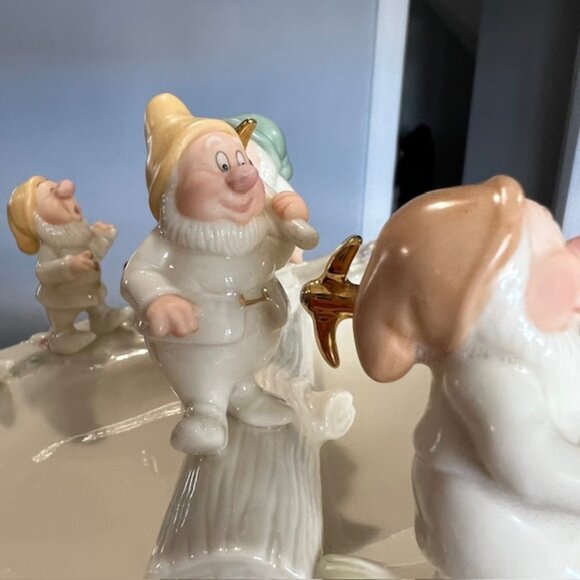 Lenox Disney Heigh - Ho Candy Dish Fine China Seven 7 Dwarfs in Snow White Movie - Picture 6 of 13